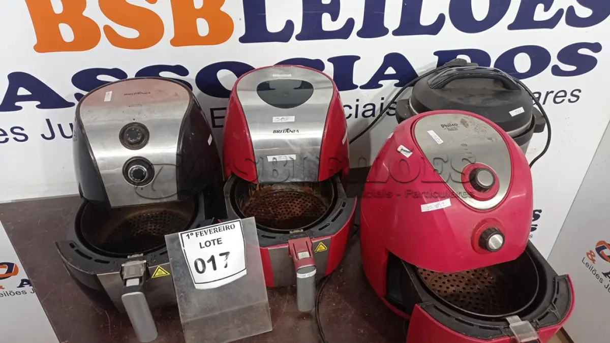 LOTE 017 - 01 PANELA DE PRESSÃO ELÉTRICA E 03 AIR FRYER MARCAS BRITÂNIA E PHILCO COM AVARIAS. (NO ESTADO) ATENÇÃO! FAZER A VISITAÇÃO ANTES DE ARREMATAR, NÃO SABEMOS SE FUNCIONA, LEILÃO NÃO TEM GARANTIA E NEM DEVOLUÇÃO, SUJEITO A POSSÍVEIS AVARIAS VISÍVEIS/OCULTAS E/OU AUSÊNCIA DE COMPONENTES.