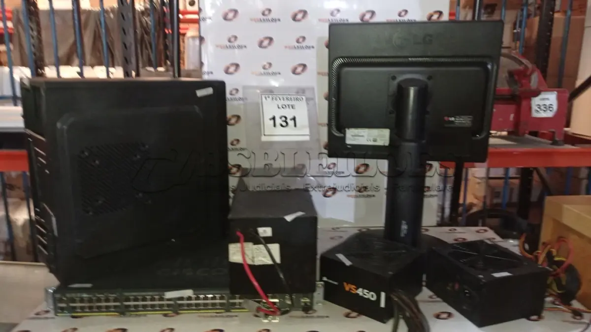 LOTE 131 - 01 MONITOR MARCA LG, 01 SWITCH MARCA CSICO, 01 GABINETE E 02 FONTES DE PC. (NO ESTADO) ATENÇÃO! FAZER A VISITAÇÃO ANTES DE ARREMATAR, NÃO SABEMOS SE FUNCIONA, LEILÃO NÃO TEM GARANTIA E NEM DEVOLUÇÃO, SUJEITO A POSSÍVEIS AVARIAS VISÍVEIS/OCULTAS E/OU AUSÊNCIA DE COMPONENTES.