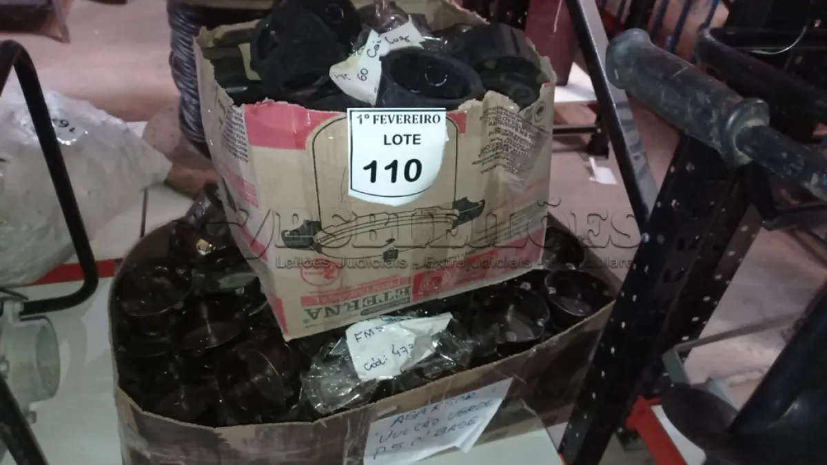 LOTE 110 - 01 LOTE COM GRANDES QUANTIDADES DE CAIXAS DE LUZ REDONDAS EM METAL E PVC. (NO ESTADO) ATENÇÃO! FAZER A VISITAÇÃO ANTES DE ARREMATAR, NÃO SABEMOS SE FUNCIONA, LEILÃO NÃO TEM GARANTIA E NEM DEVOLUÇÃO, SUJEITO A POSSÍVEIS AVARIAS VISÍVEIS/OCULTAS E/OU AUSÊNCIA DE COMPONENTES.