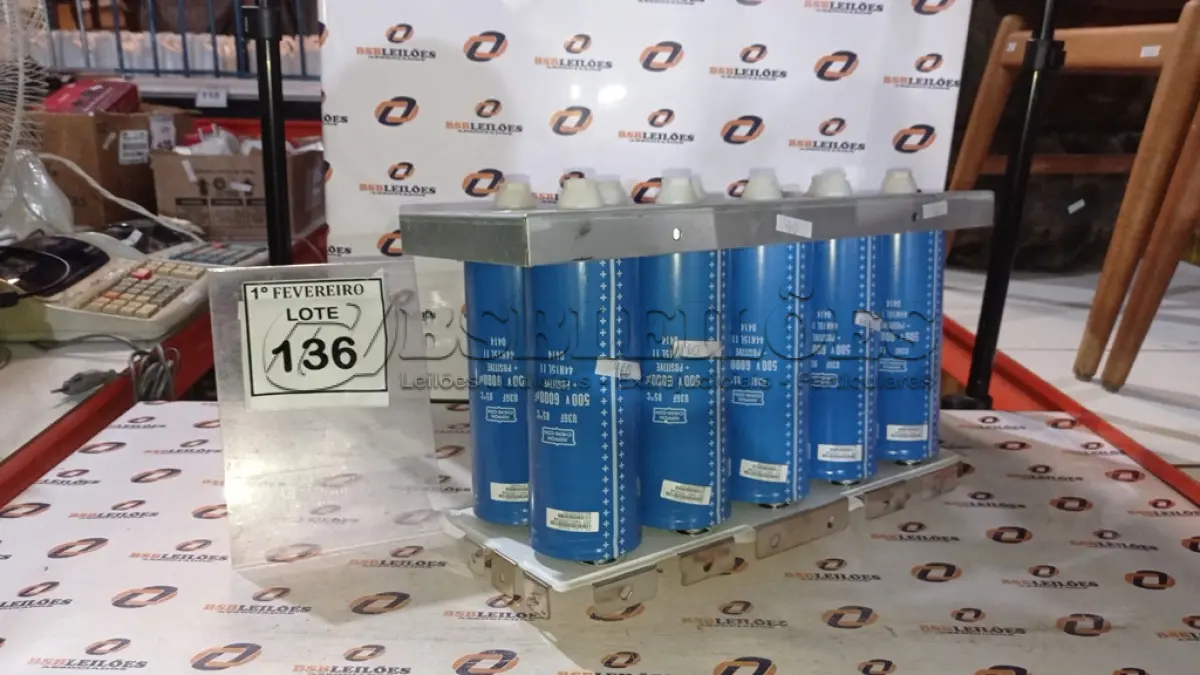 LOTE 136 - 10 CAPACITORES 6.000UF. (NO ESTADO) ATENÇÃO! FAZER A VISITAÇÃO ANTES DE ARREMATAR, NÃO SABEMOS SE FUNCIONA, LEILÃO NÃO TEM GARANTIA E NEM DEVOLUÇÃO, SUJEITO A POSSÍVEIS AVARIAS VISÍVEIS/OCULTAS E/OU AUSÊNCIA DE COMPONENTES.