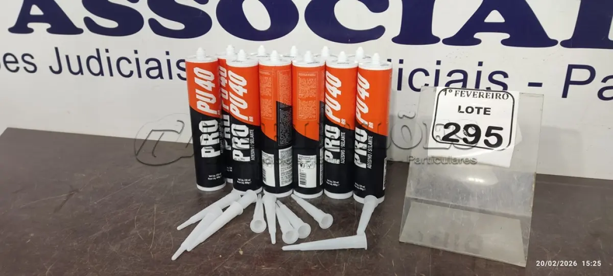 LOTE 295 - 01 CAIXA COM 12 PU 40 ADESIVOS/SELANTE DE 230ML MARCA PRO. (NO ESTADO) ATENÇÃO! FAZER A VISITAÇÃO ANTES DE ARREMATAR, NÃO SABEMOS SE FUNCIONA, LEILÃO NÃO TEM GARANTIA E NEM DEVOLUÇÃO, SUJEITO A POSSÍVEIS AVARIAS VISÍVEIS/OCULTAS E/OU AUSÊNCIA DE COMPONENTES.