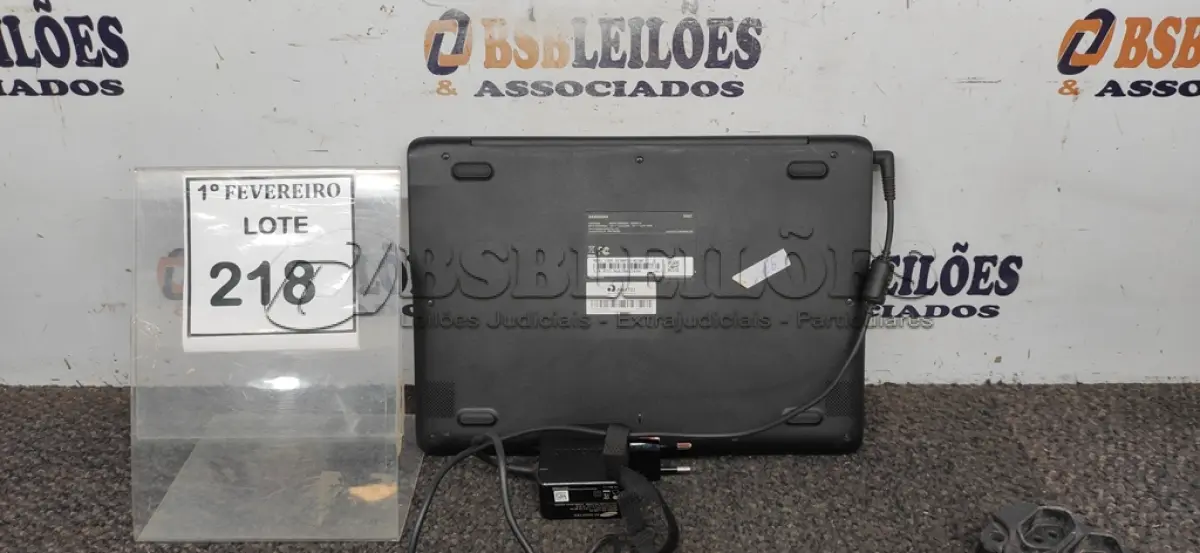 LOTE 218 - 01 NOTEBOOK 16GB MEMÓRIA 2GB LINHA CONNECT MARCA SAMSUNG COM FONTE. (NO ESTADO) ATENÇÃO! TELA DE 11.6’’ FAZER A VISITAÇÃO ANTES DE ARREMATAR, NÃO SABEMOS SE FUNCIONA, LEILÃO NÃO TEM GARANTIA E NEM DEVOLUÇÃO, SUJEITO A POSSÍVEIS AVARIAS VISÍVEIS/OCULTAS E/OU AUSÊNCIA DE COMPONENTES.