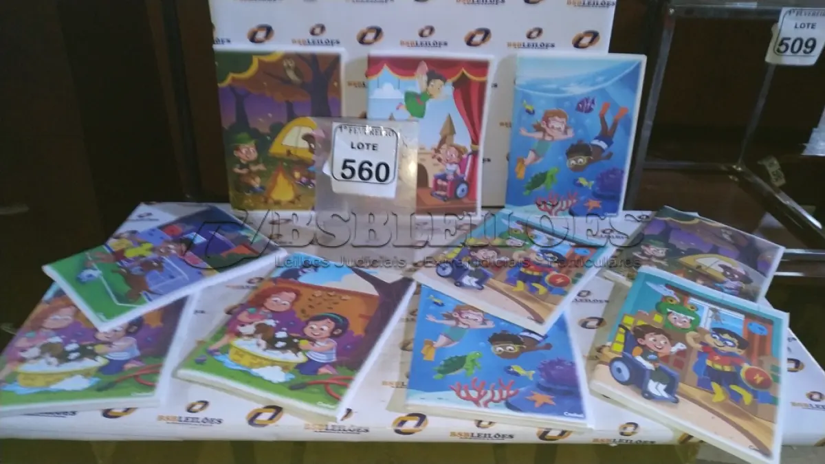 LOTE 560 - 10 CADERNOS ESCOLARES. (NO ESTADO) ATENÇÃO! FAZER A VISITAÇÃO ANTES DE ARREMATAR, NÃO SABEMOS SE FUNCIONA, LEILÃO NÃO TEM GARANTIA E NEM DEVOLUÇÃO, SUJEITO A POSSÍVEIS AVARIAS VISÍVEIS/OCULTAS E/OU AUSÊNCIA DE COMPONENTES.