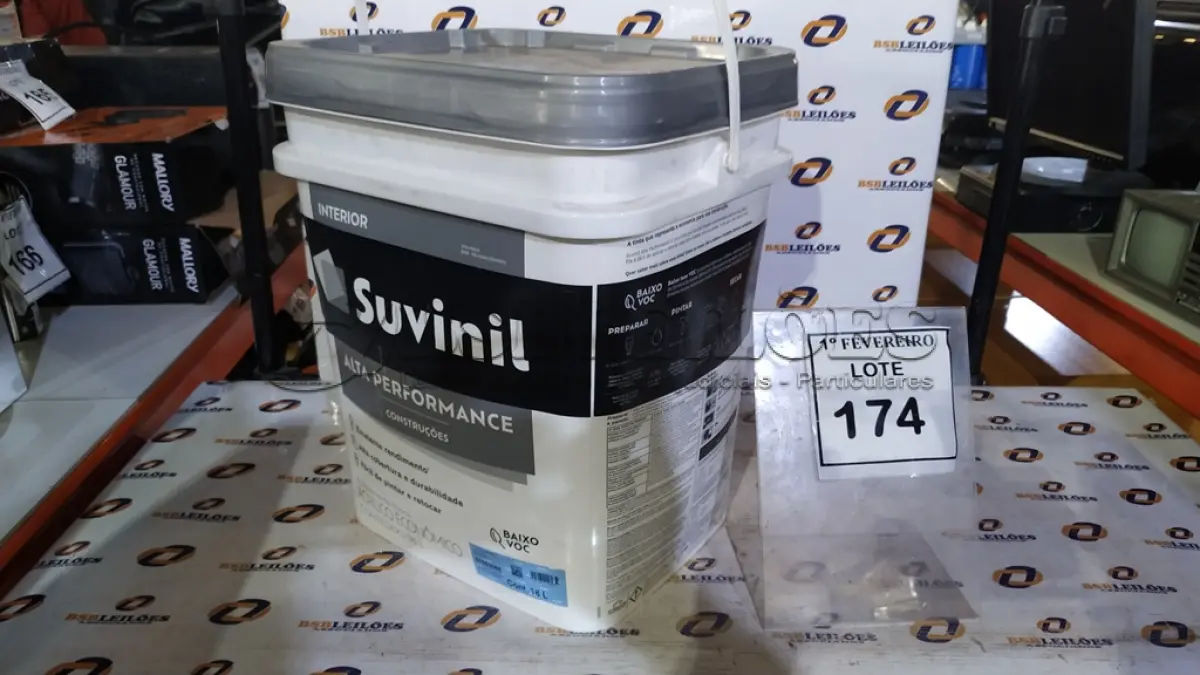 LOTE 174 - 01 BALDE DE TINTA ACRÍLICO ECONÔMICO INTERIOR 18L NA COR FOSCO BRANCO MARCA SUVINIL. (NO ESTADO) ATENÇÃO! FAZER A VISITAÇÃO ANTES DE ARREMATAR, NÃO SABEMOS SE FUNCIONA, LEILÃO NÃO TEM GARANTIA E NEM DEVOLUÇÃO, SUJEITO A POSSÍVEIS AVARIAS VISÍVEIS/OCULTAS E/OU AUSÊNCIA DE COMPONENTES.