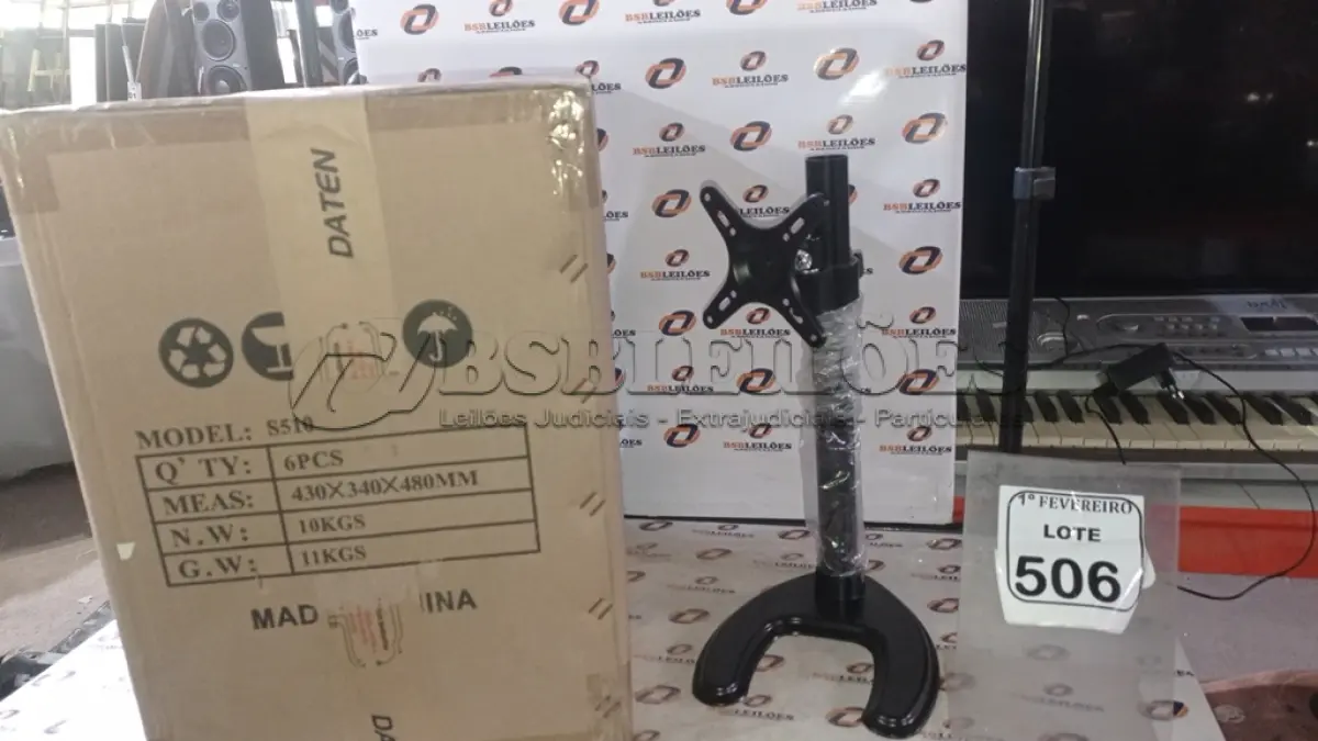 LOTE 506 - 01 CAIXA COM 06 SUPORTES PARA MONITORES MARCA DATEN. (NO ESTADO) ATENÇÃO! FAZER A VISITAÇÃO ANTES DE ARREMATAR, NÃO SABEMOS SE FUNCIONA, LEILÃO NÃO TEM GARANTIA E NEM DEVOLUÇÃO, SUJEITO A POSSÍVEIS AVARIAS VISÍVEIS/OCULTAS E/OU AUSÊNCIA DE COMPONENTES.