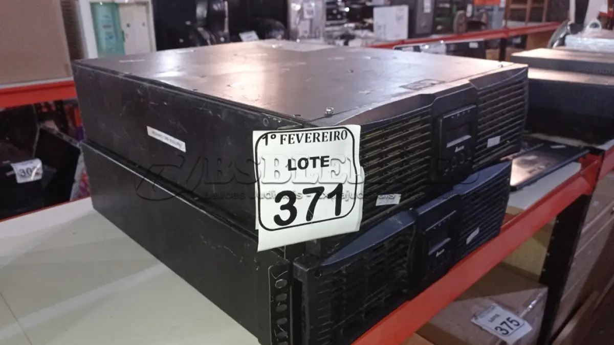 LOTE 371 - 02 NOBREAKS MARCA DELTA PARA RETIRADA DE PEÇAS. (NO ESTADO) ATENÇÃO! FAZER A VISITAÇÃO ANTES DE ARREMATAR, NÃO SABEMOS SE FUNCIONA, LEILÃO NÃO TEM GARANTIA E NEM DEVOLUÇÃO, SUJEITO A POSSÍVEIS AVARIAS VISÍVEIS/OCULTAS E/OU AUSÊNCIA DE COMPONENTES.