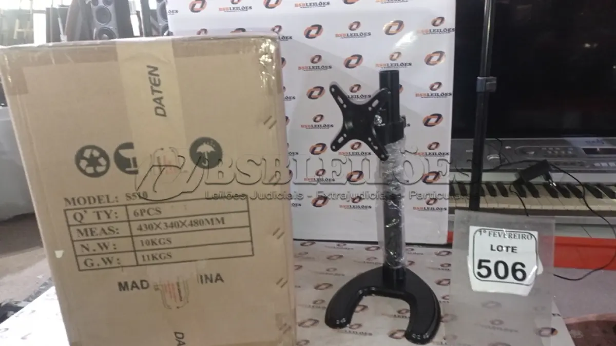 LOTE 506 - 01 CAIXA COM 06 SUPORTES PARA MONITORES MARCA DATEN. (NO ESTADO) ATENÇÃO! FAZER A VISITAÇÃO ANTES DE ARREMATAR, NÃO SABEMOS SE FUNCIONA, LEILÃO NÃO TEM GARANTIA E NEM DEVOLUÇÃO, SUJEITO A POSSÍVEIS AVARIAS VISÍVEIS/OCULTAS E/OU AUSÊNCIA DE COMPONENTES.
