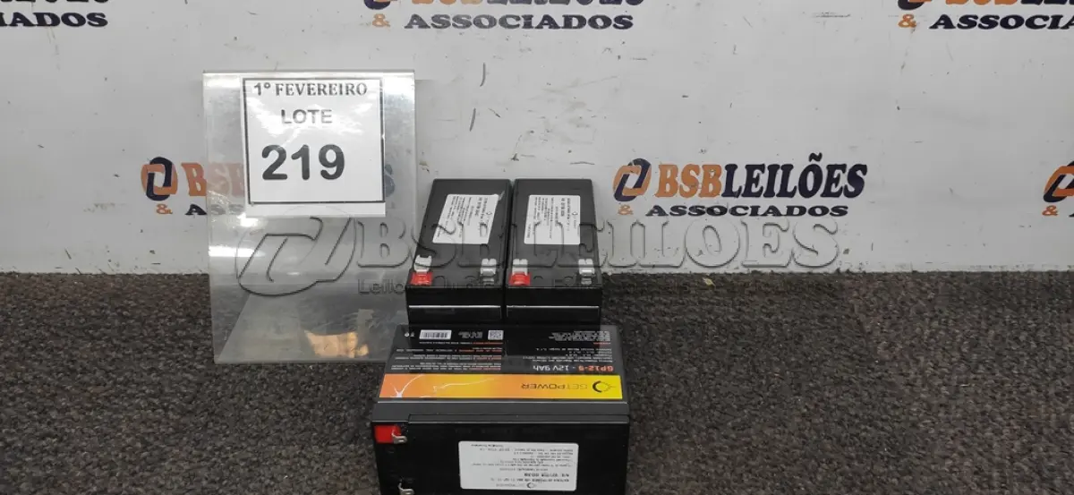 LOTE 219 - 02 BATERIAS DE NOBREAK MODELO GP12-9 12V 9AH MARCA GETPOWER. (NO ESTADO) ATENÇÃO! FAZER A VISITAÇÃO ANTES DE ARREMATAR, NÃO SABEMOS SE FUNCIONA, LEILÃO NÃO TEM GARANTIA E NEM DEVOLUÇÃO, SUJEITO A POSSÍVEIS AVARIAS VISÍVEIS/OCULTAS E/OU AUSÊNCIA DE COMPONENTES.