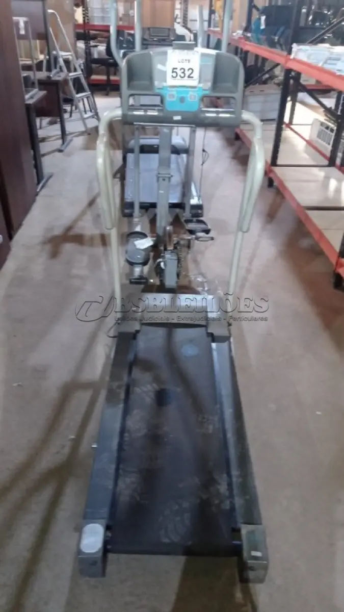 LOTE 532 - 01 ESTEIRA ELÉTRICA MODELO CLE 30 MARCA CALOI. (NO ESTADO) ATENÇÃO! FAZER A VISITAÇÃO ANTES DE ARREMATAR, NÃO SABEMOS SE FUNCIONA, LEILÃO NÃO TEM GARANTIA E NEM DEVOLUÇÃO, SUJEITO A POSSÍVEIS AVARIAS VISÍVEIS/OCULTAS E/OU AUSÊNCIA DE COMPONENTES.