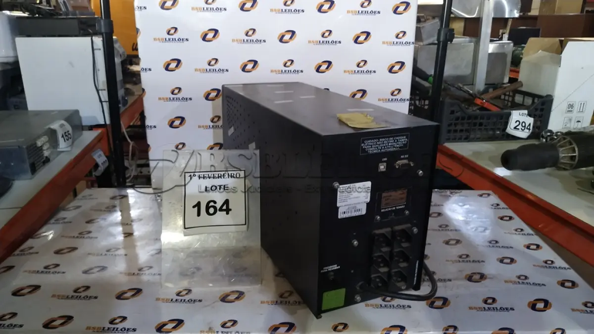 LOTE 164 - 01 NOBREAK MARCA SAFE SERVER 2KVA. (NO ESTADO) ATENÇÃO! FAZER A VISITAÇÃO ANTES DE ARREMATAR, NÃO SABEMOS SE FUNCIONA, LEILÃO NÃO TEM GARANTIA E NEM DEVOLUÇÃO, SUJEITO A POSSÍVEIS AVARIAS VISÍVEIS/OCULTAS E/OU AUSÊNCIA DE COMPONENTES.