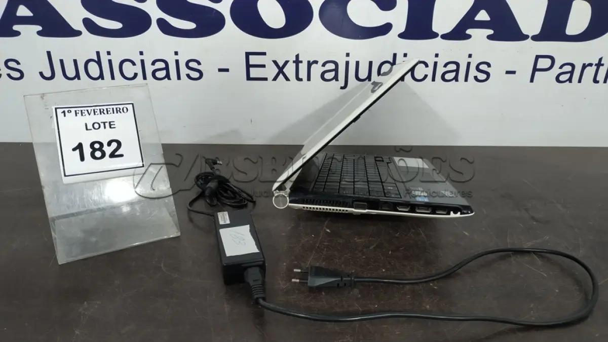 LOTE 182 - 01 NOTEBOOK MARCA LG COM FONTE. (NO ESTADO) ATENÇÃO! FAZER A VISITAÇÃO ANTES DE ARREMATAR, NÃO SABEMOS SE FUNCIONA, LEILÃO NÃO TEM GARANTIA E NEM DEVOLUÇÃO, SUJEITO A POSSÍVEIS AVARIAS VISÍVEIS/OCULTAS E/OU AUSÊNCIA DE COMPONENTES.
