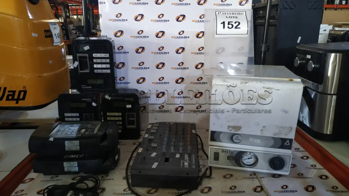 LOTE 152 - 01 ESTUFA PARA ESTERILIZAÇÃO, 01 MESA DE SOM MODELO MXM 8 MARCA WATTOM, 01 APARELHO DE ALTA FREQUÊNCIA BELLE FACE MARCA ELETROBEL E 05 RELÓGIOS DE PONTO MARCAS DIMEP E IDDATA. (NO ESTADO) ATENÇÃO! FAZER A VISITAÇÃO ANTES DE ARREMATAR, NÃO SABEMOS SE FUNCIONA, LEILÃO NÃO TEM GARANTIA E NEM DEVOLUÇÃO, SUJEITO A POSSÍVEIS AVARIAS VISÍVEIS/OCULTAS E/OU AUSÊNCIA DE COMPONENTES.