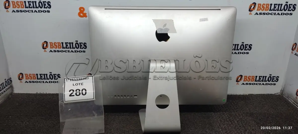 LOTE 280 - 01 IMAC APPLE. (NO ESTADO) ATENÇÃO! FAZER A VISITAÇÃO ANTES DE ARREMATAR, NÃO SABEMOS SE FUNCIONA, LEILÃO NÃO TEM GARANTIA E NEM DEVOLUÇÃO, SUJEITO A POSSÍVEIS AVARIAS VISÍVEIS/OCULTAS E/OU AUSÊNCIA DE COMPONENTES.