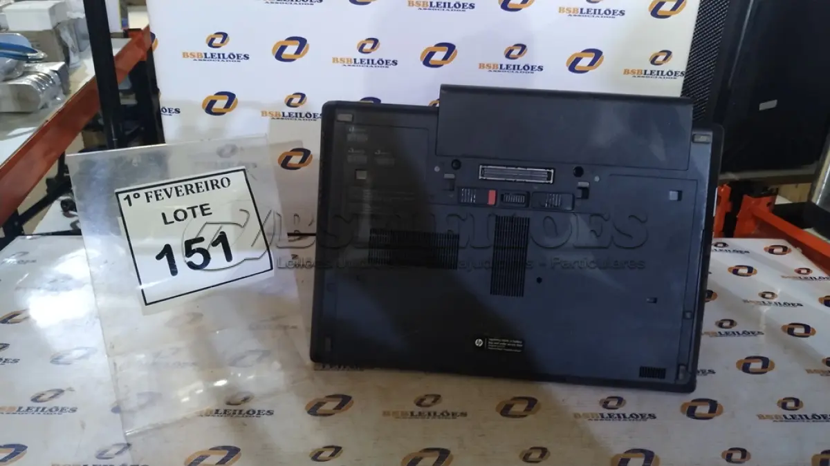 LOTE 151 - 01 NOTEBOOK MARCA HP. (NO ESTADO) ATENÇÃO! FAZER A VISITAÇÃO ANTES DE ARREMATAR, NÃO SABEMOS SE FUNCIONA, LEILÃO NÃO TEM GARANTIA E NEM DEVOLUÇÃO, SUJEITO A POSSÍVEIS AVARIAS VISÍVEIS/OCULTAS E/OU AUSÊNCIA DE COMPONENTES.
