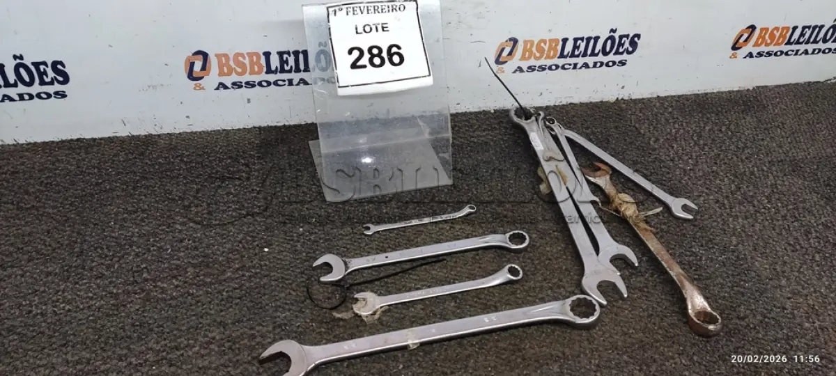 LOTE 286 - 01 LOTE COM VÁRIAS CHAVES TAMANHOS E MEDIDAS DIVERSAS MARCA BELZER. (NO ESTADO) ATENÇÃO! FAZER A VISITAÇÃO ANTES DE ARREMATAR, NÃO SABEMOS SE FUNCIONA, LEILÃO NÃO TEM GARANTIA E NEM DEVOLUÇÃO, SUJEITO A POSSÍVEIS AVARIAS VISÍVEIS/OCULTAS E/OU AUSÊNCIA DE COMPONENTES.