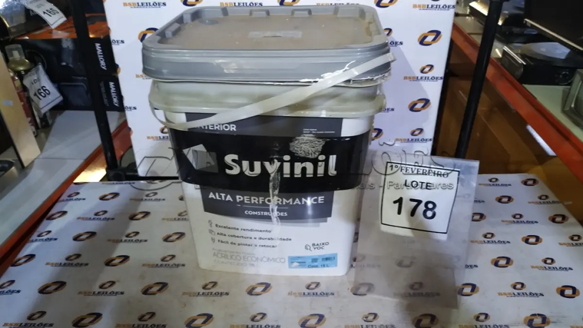 LOTE 178 - 01 BALDE DE TINTA ACRÍLICO ECONÔMICO INTERIOR 18L NA COR FOSCO BRANCO MARCA SUVINIL. (NO ESTADO) ATENÇÃO! FAZER A VISITAÇÃO ANTES DE ARREMATAR, NÃO SABEMOS SE FUNCIONA, LEILÃO NÃO TEM GARANTIA E NEM DEVOLUÇÃO, SUJEITO A POSSÍVEIS AVARIAS VISÍVEIS/OCULTAS E/OU AUSÊNCIA DE COMPONENTES.