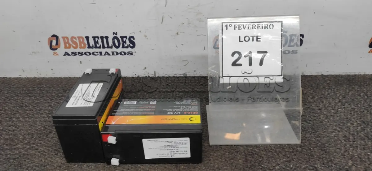 LOTE 217 - 02 BATERIAS DE NOBREAK MODELO GP12-9 12V 9AH MARCA GETPOWER. (NO ESTADO) ATENÇÃO! FAZER A VISITAÇÃO ANTES DE ARREMATAR, NÃO SABEMOS SE FUNCIONA, LEILÃO NÃO TEM GARANTIA E NEM DEVOLUÇÃO, SUJEITO A POSSÍVEIS AVARIAS VISÍVEIS/OCULTAS E/OU AUSÊNCIA DE COMPONENTES.