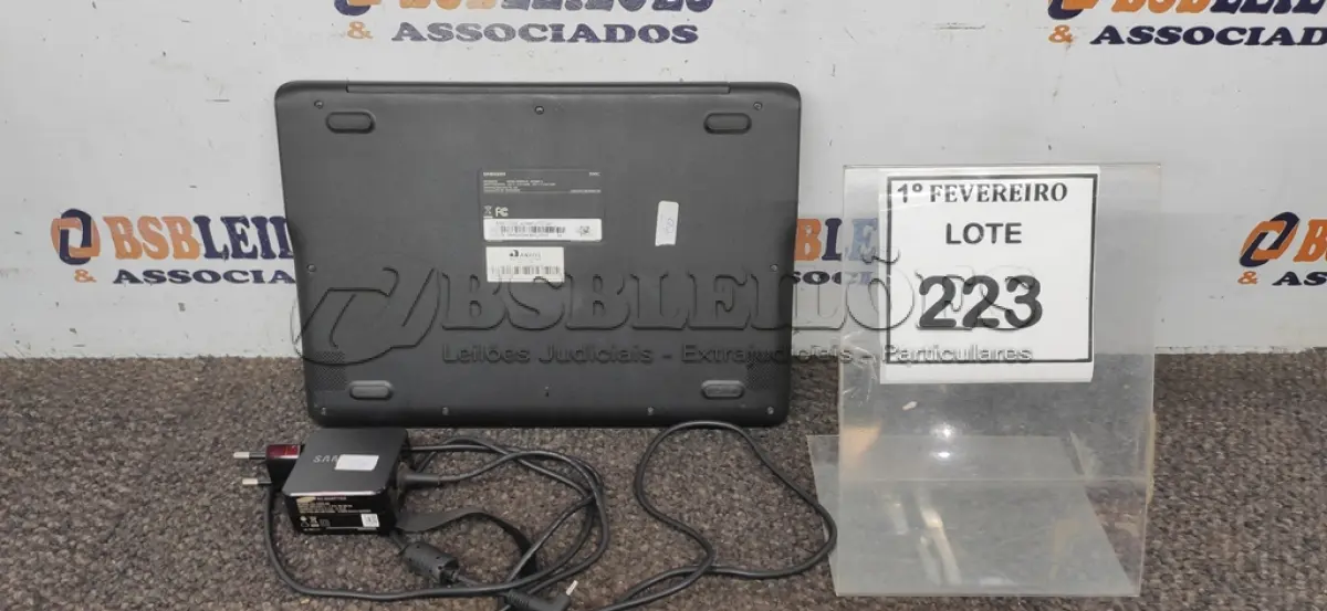 LOTE 223 - 01 NOTEBOOK 16GB MEMÓRIA 2GB LINHA CONNECT MARCA SAMSUNG COM FONTE. (NO ESTADO) ATENÇÃO! TELA DE 11.6’’ FAZER A VISITAÇÃO ANTES DE ARREMATAR, NÃO SABEMOS SE FUNCIONA, LEILÃO NÃO TEM GARANTIA E NEM DEVOLUÇÃO, SUJEITO A POSSÍVEIS AVARIAS VISÍVEIS/OCULTAS E/OU AUSÊNCIA DE COMPONENTES.