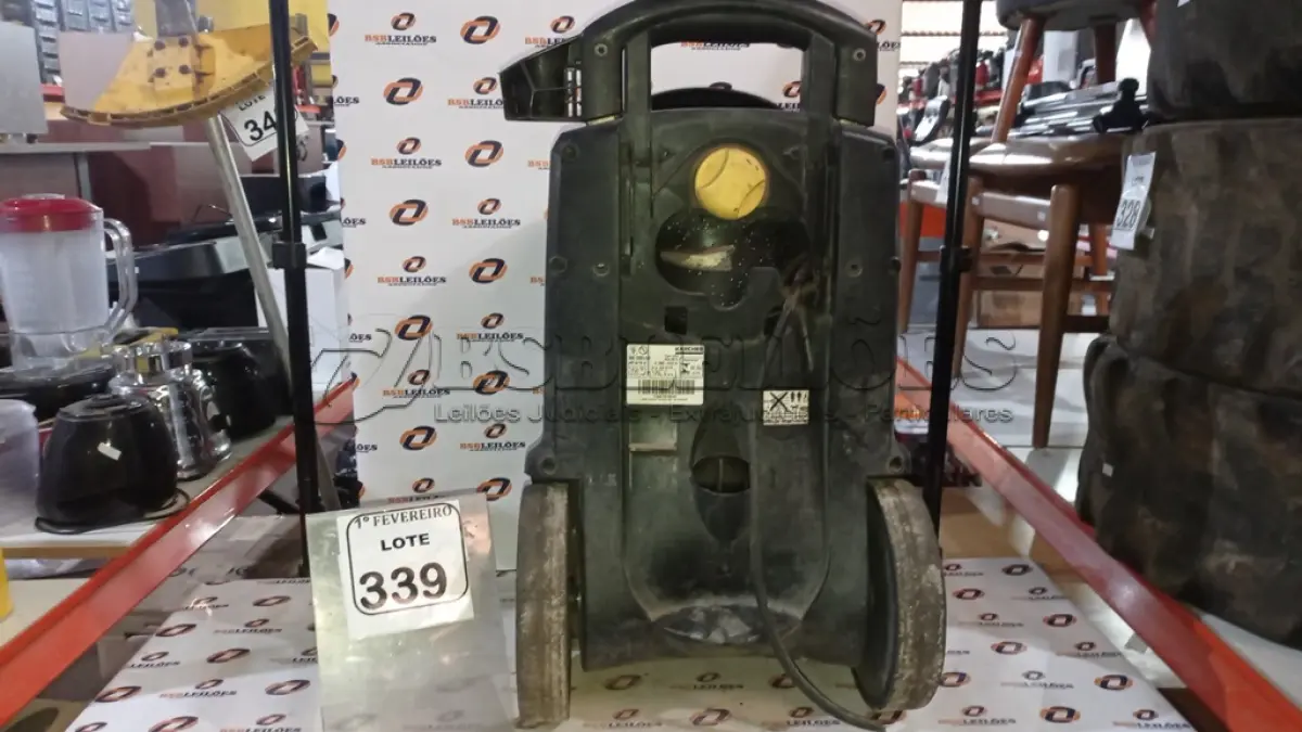 LOTE 339 - 01 LAVADORA DE ALTA PRESSÃO MARCA KARCHER INCOMPLETA. (NO ESTADO) ATENÇÃO! FAZER A VISITAÇÃO ANTES DE ARREMATAR, NÃO SABEMOS SE FUNCIONA, LEILÃO NÃO TEM GARANTIA E NEM DEVOLUÇÃO, SUJEITO A POSSÍVEIS AVARIAS VISÍVEIS/OCULTAS E/OU AUSÊNCIA DE COMPONENTES.
