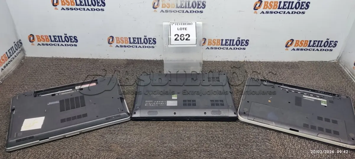 LOTE 262 - 02 NOTEBOOKS MARCA DELL E 01 NOTEBOOK MARCA LENOVO. (NO ESTADO) ATENÇÃO! FAZER A VISITAÇÃO ANTES DE ARREMATAR, NÃO SABEMOS SE FUNCIONA, LEILÃO NÃO TEM GARANTIA E NEM DEVOLUÇÃO, SUJEITO A POSSÍVEIS AVARIAS VISÍVEIS/OCULTAS E/OU AUSÊNCIA DE COMPONENTES.