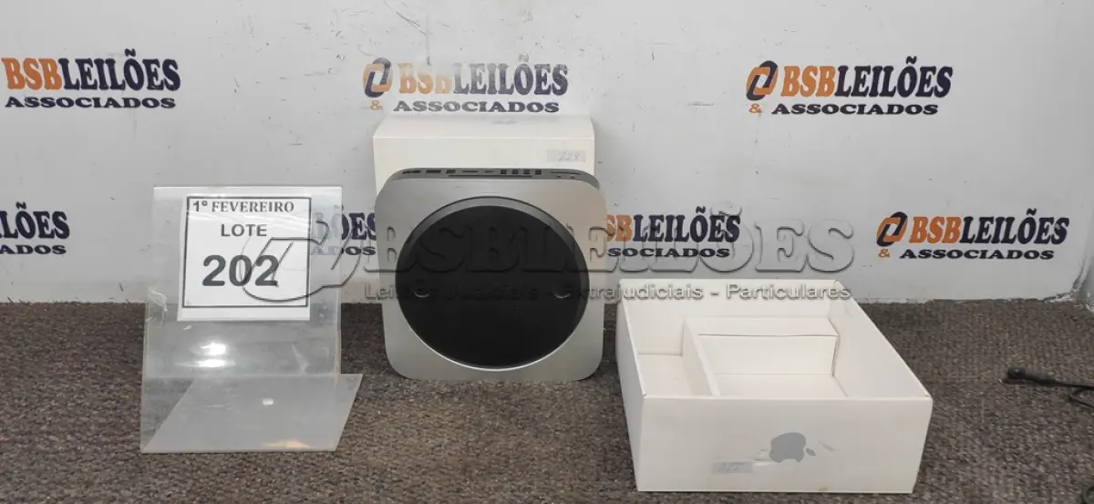 LOTE 202 - 01 MAC MINI APPLE. (NO ESTADO) ATENÇÃO! FAZER A VISITAÇÃO ANTES DE ARREMATAR, NÃO SABEMOS SE FUNCIONA, LEILÃO NÃO TEM GARANTIA E NEM DEVOLUÇÃO, SUJEITO A POSSÍVEIS AVARIAS VISÍVEIS/OCULTAS E/OU AUSÊNCIA DE COMPONENTES.