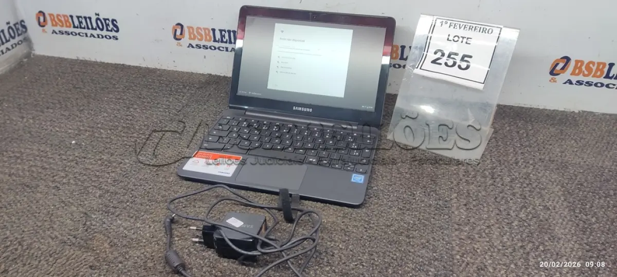 LOTE 255 - 01 NOTEBOOK 16GB MEMÓRIA 2GB LINHA CONNECT MARCA SAMSUNG COM FONTE. (NO ESTADO) ATENÇÃO! TELA DE 11.6’’ FAZER A VISITAÇÃO ANTES DE ARREMATAR, NÃO SABEMOS SE FUNCIONA, LEILÃO NÃO TEM GARANTIA E NEM DEVOLUÇÃO, SUJEITO A POSSÍVEIS AVARIAS VISÍVEIS/OCULTAS E/OU AUSÊNCIA DE COMPONENTES.