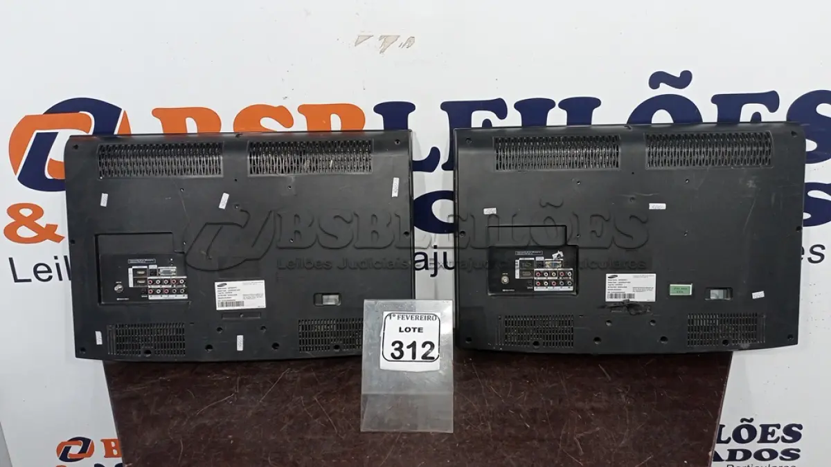 LOTE 312 - 02 TVS LCD 26’’ MARCA SAMSUNG. (NO ESTADO) ATENÇÃO! FAZER A VISITAÇÃO ANTES DE ARREMATAR, NÃO SABEMOS SE FUNCIONA, LEILÃO NÃO TEM GARANTIA E NEM DEVOLUÇÃO, SUJEITO A POSSÍVEIS AVARIAS VISÍVEIS/OCULTAS E/OU AUSÊNCIA DE COMPONENTES.