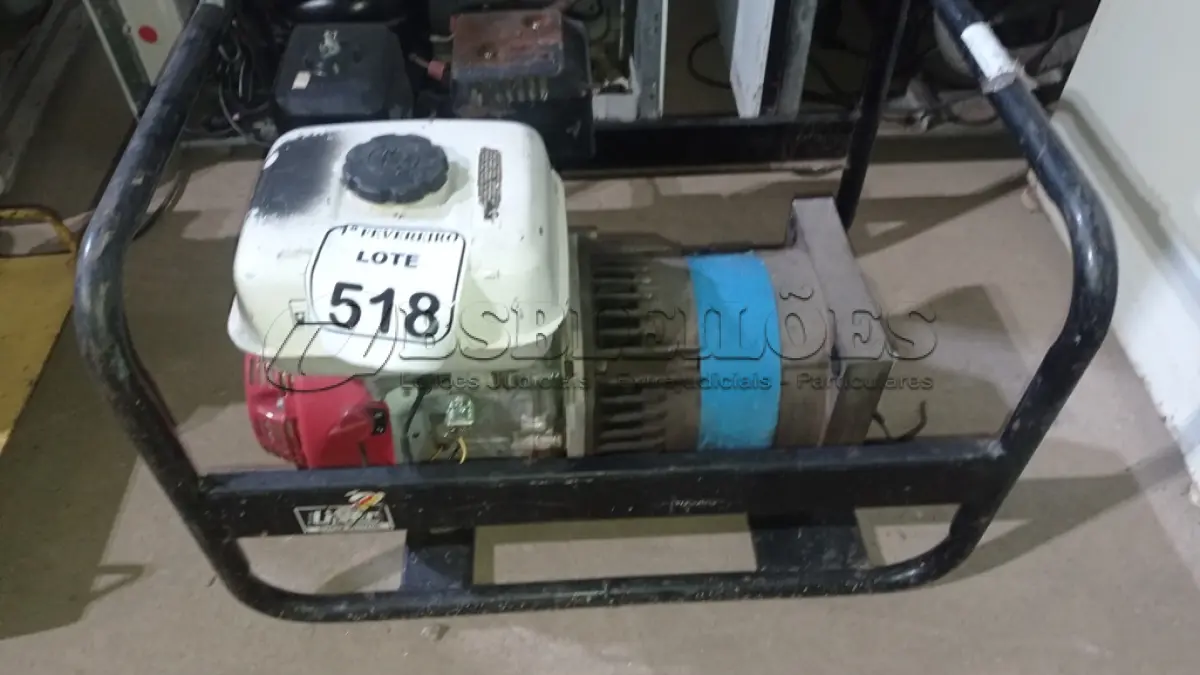 LOTE 518 - 01 GERADOR A GASOLINA MODELO E3600 SHHP DE 3600W. (NO ESTADO) ATENÇÃO! FAZER A VISITAÇÃO ANTES DE ARREMATAR, NÃO SABEMOS SE FUNCIONA, LEILÃO NÃO TEM GARANTIA E NEM DEVOLUÇÃO, SUJEITO A POSSÍVEIS AVARIAS VISÍVEIS/OCULTAS E/OU AUSÊNCIA DE COMPONENTES.