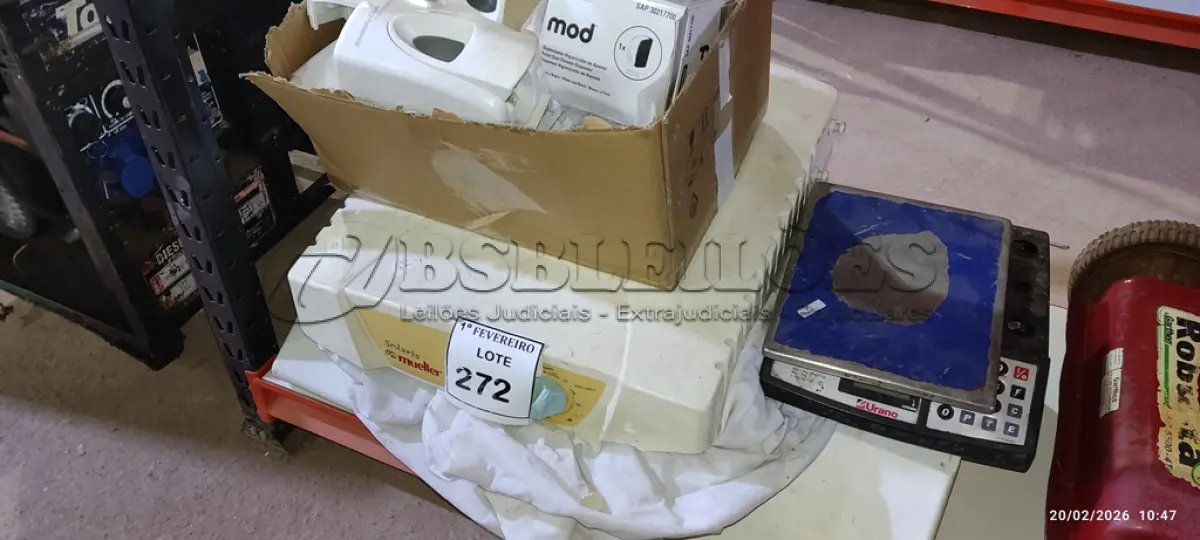 LOTE 272 - 01 BALANÇA MARCA URANO, 01 DEPURADOR DE AR, 01 MÁQUINA DE LAVAR ROUPAS COMPACTO E VÁRIOS DISPENSES DE ÁLCOOL EM GEL. (NO ESTADO) ATENÇÃO! FAZER A VISITAÇÃO ANTES DE ARREMATAR, NÃO SABEMOS SE FUNCIONA, LEILÃO NÃO TEM GARANTIA E NEM DEVOLUÇÃO, SUJEITO A POSSÍVEIS AVARIAS VISÍVEIS/OCULTAS E/OU AUSÊNCIA DE COMPONENTES.