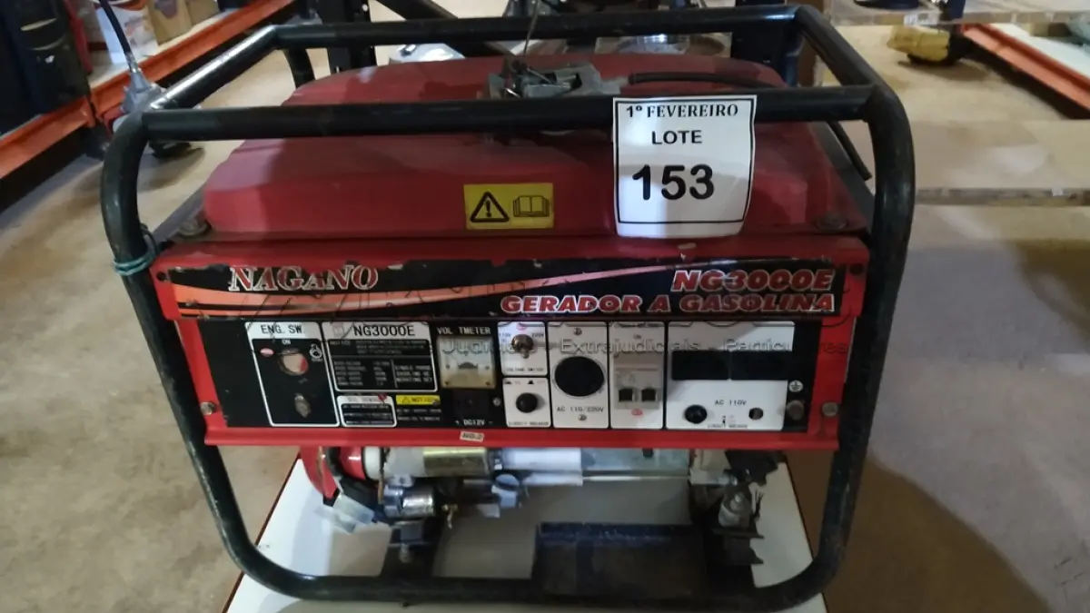 LOTE 153 - 01 GERADOR A GASOLINA DE 3.5 KVA MARCA NAGANO. (NO ESTADO) ATENÇÃO! FAZER A VISITAÇÃO ANTES DE ARREMATAR, NÃO SABEMOS SE FUNCIONA, LEILÃO NÃO TEM GARANTIA E NEM DEVOLUÇÃO, SUJEITO A POSSÍVEIS AVARIAS VISÍVEIS/OCULTAS E/OU AUSÊNCIA DE COMPONENTES.