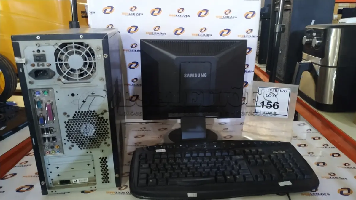 LOTE 156 - 01 CPU MARCA MIRAX, 01 MONITOR MARCA SAMSUNG E 01 TECLADO MARCA MIRAX. (NO ESTADO) ATENÇÃO! FAZER A VISITAÇÃO ANTES DE ARREMATAR, NÃO SABEMOS SE FUNCIONA, LEILÃO NÃO TEM GARANTIA E NEM DEVOLUÇÃO, SUJEITO A POSSÍVEIS AVARIAS VISÍVEIS/OCULTAS E/OU AUSÊNCIA DE COMPONENTES.