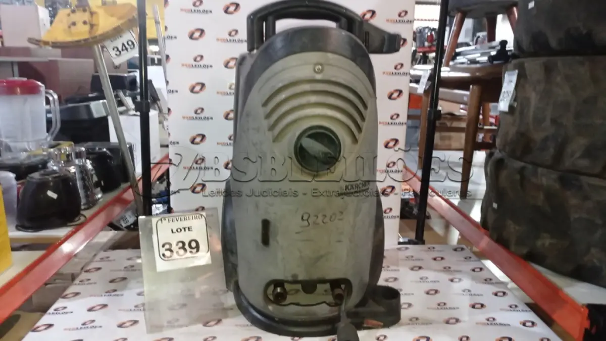 LOTE 339 - 01 LAVADORA DE ALTA PRESSÃO MARCA KARCHER INCOMPLETA. (NO ESTADO) ATENÇÃO! FAZER A VISITAÇÃO ANTES DE ARREMATAR, NÃO SABEMOS SE FUNCIONA, LEILÃO NÃO TEM GARANTIA E NEM DEVOLUÇÃO, SUJEITO A POSSÍVEIS AVARIAS VISÍVEIS/OCULTAS E/OU AUSÊNCIA DE COMPONENTES.