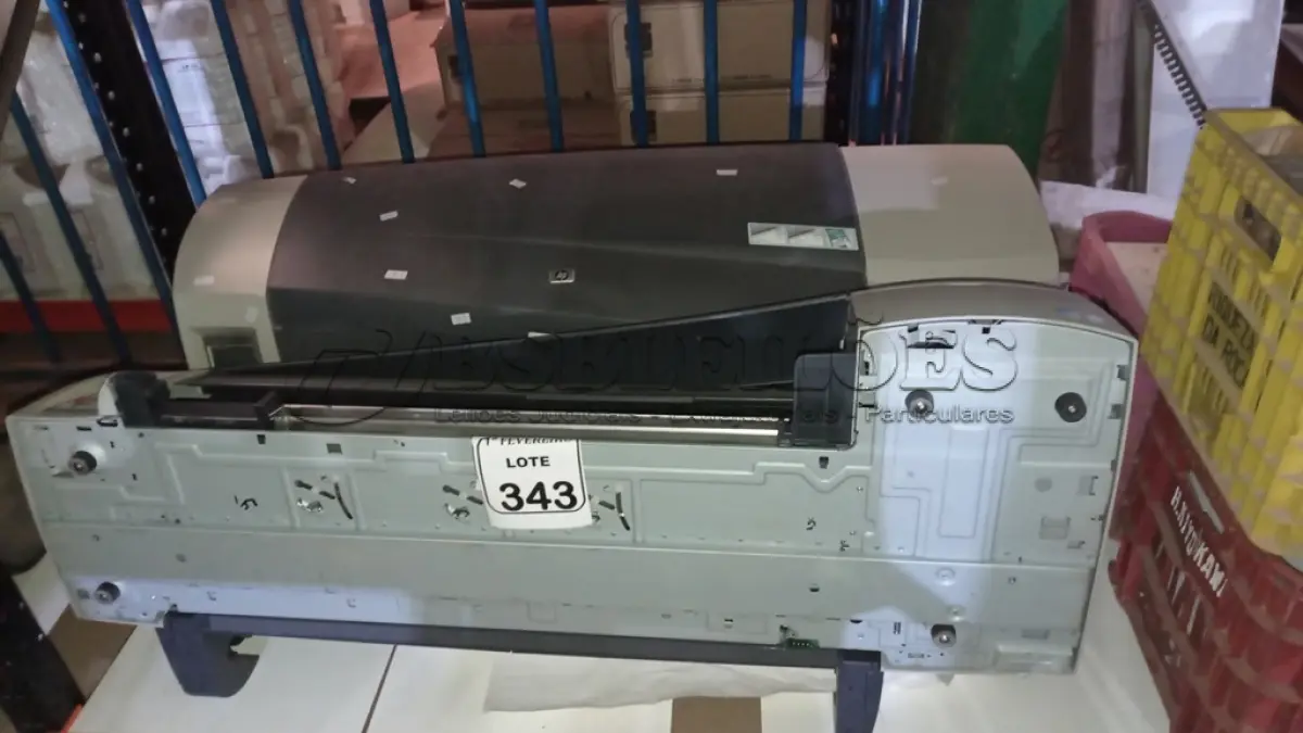 LOTE 343 - 02 PLOTTERS MARCA HP. (NO ESTADO) ATENÇÃO! FAZER A VISITAÇÃO ANTES DE ARREMATAR, NÃO SABEMOS SE FUNCIONA, LEILÃO NÃO TEM GARANTIA E NEM DEVOLUÇÃO, SUJEITO A POSSÍVEIS AVARIAS VISÍVEIS/OCULTAS E/OU AUSÊNCIA DE COMPONENTES.
