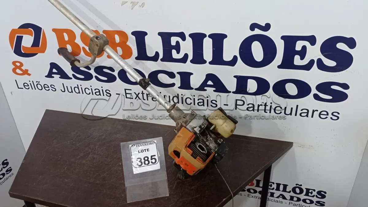 LOTE 385 - 01 ROÇADEIRA A GASOLINA INCOMPLETA. (NO ESTADO) ATENÇÃO! FAZER A VISITAÇÃO ANTES DE ARREMATAR, NÃO SABEMOS SE FUNCIONA, LEILÃO NÃO TEM GARANTIA E NEM DEVOLUÇÃO, SUJEITO A POSSÍVEIS AVARIAS VISÍVEIS/OCULTAS E/OU AUSÊNCIA DE COMPONENTES.
