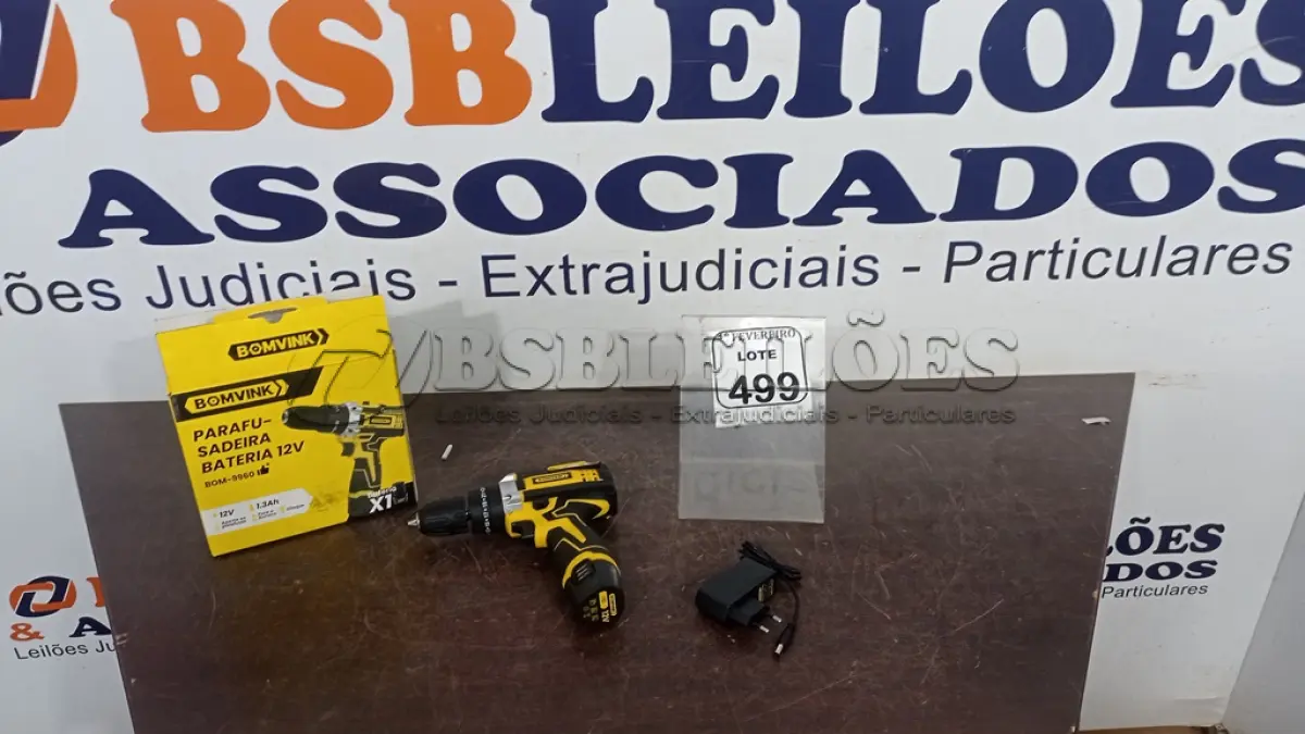 LOTE 499 - 01 PARAFUSADEIRA A BATERIA 12V 2BITS E CARREGADOR.( PRODUTO NOVO). (NO ESTADO) ATENÇÃO! FAZER A VISITAÇÃO ANTES DE ARREMATAR, NÃO SABEMOS SE FUNCIONA, LEILÃO NÃO TEM GARANTIA E NEM DEVOLUÇÃO, SUJEITO A POSSÍVEIS AVARIAS VISÍVEIS/OCULTAS E/OU AUSÊNCIA DE COMPONENTES.