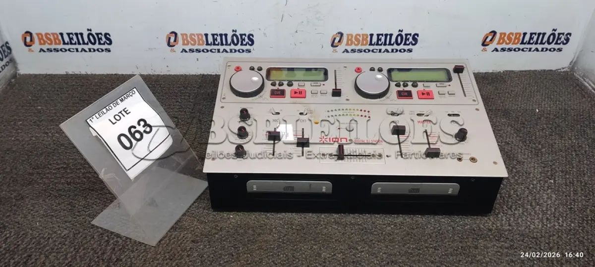 LOTE 063 - 01 ESTAÇÃO DJ DIGITAL MODELO ICDO2K MARCA ION. (NO ESTADO) ATENÇÃO! FAZER A VISITAÇÃO ANTES DE ARREMATAR, NÃO SABEMOS SE FUNCIONA, LEILÃO NÃO TEM GARANTIA E NEM DEVOLUÇÃO, SUJEITO A POSSÍVEIS AVARIAS VISÍVEIS/OCULTAS E/OU AUSÊNCIA DE COMPONENTES.