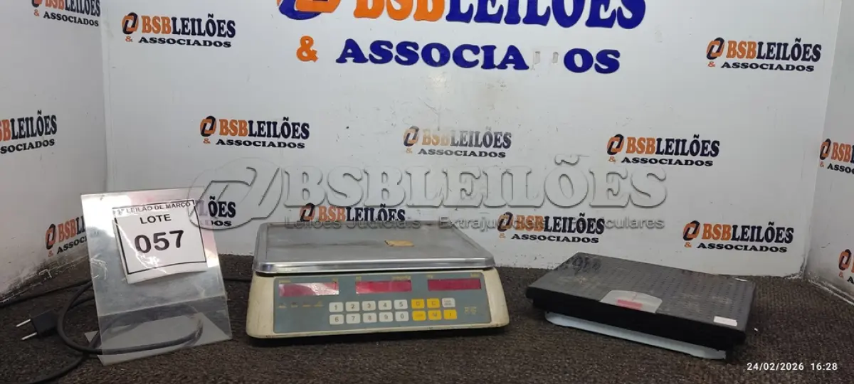 LOTE 057 - 01 BALANÇA COMERCIAL E 01 BALANÇA CORPORAL. (NO ESTADO) ATENÇÃO! FAZER A VISITAÇÃO ANTES DE ARREMATAR, NÃO SABEMOS SE FUNCIONA, LEILÃO NÃO TEM GARANTIA E NEM DEVOLUÇÃO, SUJEITO A POSSÍVEIS AVARIAS VISÍVEIS/OCULTAS E/OU AUSÊNCIA DE COMPONENTES.