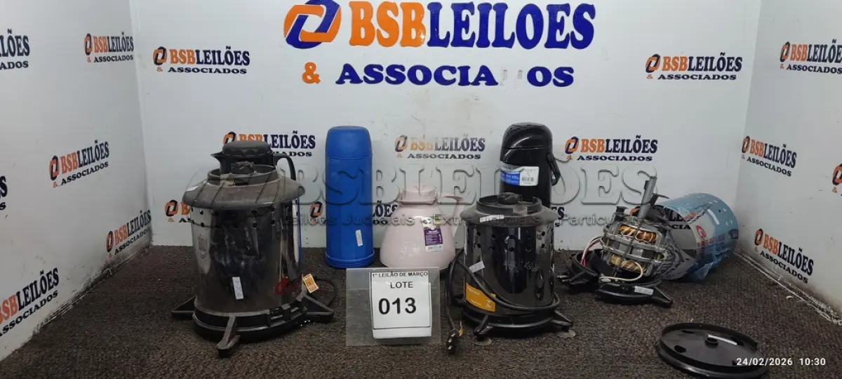 LOTE 013 - 03 BASES DE LIQUIDIFICADOR INDUSTRIAL E 04 GARRAFAS DE CAFÉ O  COM AVARIAS. (NO ESTADO) ATENÇÃO! FAZER A VISITAÇÃO ANTES DE ARREMATAR, NÃO SABEMOS SE FUNCIONA, LEILÃO NÃO TEM GARANTIA E NEM DEVOLUÇÃO, SUJEITO A POSSÍVEIS AVARIAS VISÍVEIS/OCULTAS E/OU AUSÊNCIA DE COMPONENTES.