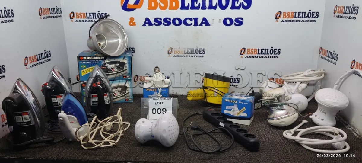 LOTE 009 - 05 CHUVEIROS ELÉTRICOS DE MARCAS DIVERSAS, 04 FERROS DE PASSAR ROUPAS MARCA BLACK DECKER, 02 REATORES ADAPTADOR CIRCULAR, 01 LANTERNA RECARREGÁVEL, 01 LUMINÁRIA DE ALUMÍNIO E RÉGUA ELÉTRICA DE 06 TOMADAS. (NO ESTADO) ATENÇÃO! FAZER A VISITAÇÃO ANTES DE ARREMATAR, NÃO SABEMOS SE FUNCIONA, LEILÃO NÃO TEM GARANTIA E NEM DEVOLUÇÃO, SUJEITO A POSSÍVEIS AVARIAS VISÍVEIS/OCULTAS E/OU AUSÊNCIA DE COMPONENTES.