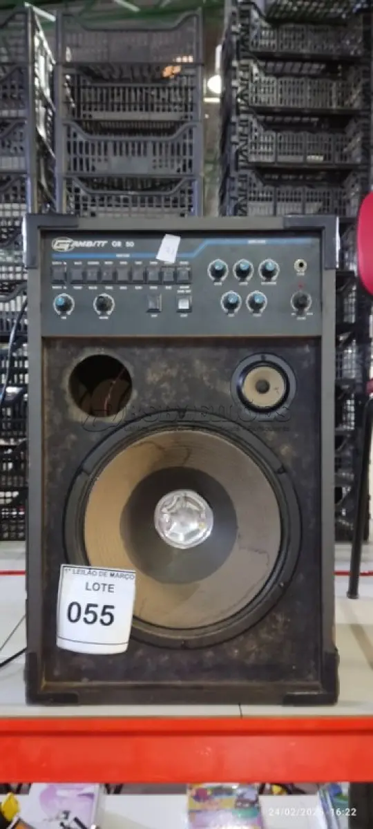 LOTE 055 - 01 CAIXA DE SOM AMPLIFICADORA MODELO GR 50 MARCA GAMBITT. (NO ESTADO) ATENÇÃO! FAZER A VISITAÇÃO ANTES DE ARREMATAR, NÃO SABEMOS SE FUNCIONA, LEILÃO NÃO TEM GARANTIA E NEM DEVOLUÇÃO, SUJEITO A POSSÍVEIS AVARIAS VISÍVEIS/OCULTAS E/OU AUSÊNCIA DE COMPONENTES.