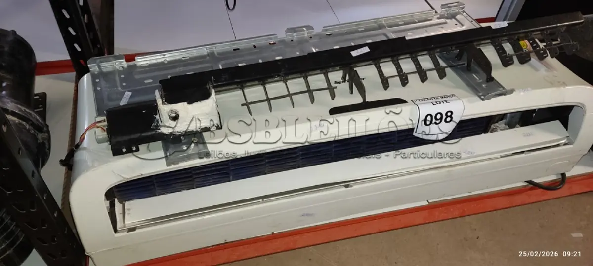 LOTE 098 - 01 EVAPORADORA 220V MODELO TIPO SPLIT UNIDADE INTERNA 22.000 BTU/H MARCA SPRINGER. (NO ESTADO) ATENÇÃO! FAZER A VISITAÇÃO ANTES DE ARREMATAR, NÃO SABEMOS SE FUNCIONA, LEILÃO NÃO TEM GARANTIA E NEM DEVOLUÇÃO, SUJEITO A POSSÍVEIS AVARIAS VISÍVEIS/OCULTAS E/OU AUSÊNCIA DE COMPONENTES.