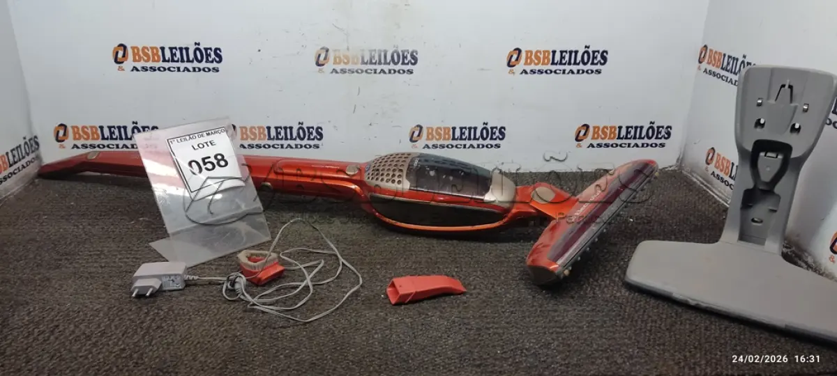 LOTE 058 - 01 ASPIRADOR DE PÓ MODELO ERGORAPIDO 220V MARCA ELECTROLUX. (NO ESTADO) ATENÇÃO! FAZER A VISITAÇÃO ANTES DE ARREMATAR, NÃO SABEMOS SE FUNCIONA, LEILÃO NÃO TEM GARANTIA E NEM DEVOLUÇÃO, SUJEITO A POSSÍVEIS AVARIAS VISÍVEIS/OCULTAS E/OU AUSÊNCIA DE COMPONENTES.