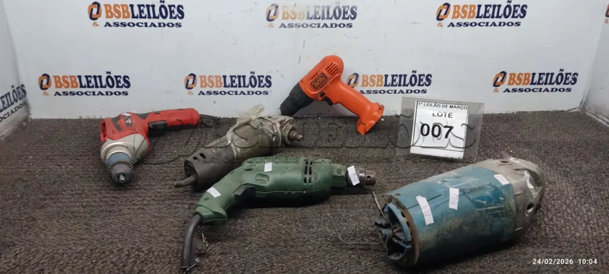LOTE 007 - 03 FURADEIRAS E 02 ESMERILHADEIRAS (SEM CABO). (NO ESTADO) ATENÇÃO! FAZER A VISITAÇÃO ANTES DE ARREMATAR, NÃO SABEMOS SE FUNCIONA, LEILÃO NÃO TEM GARANTIA E NEM DEVOLUÇÃO, SUJEITO A POSSÍVEIS AVARIAS VISÍVEIS/OCULTAS E/OU AUSÊNCIA DE COMPONENTES.