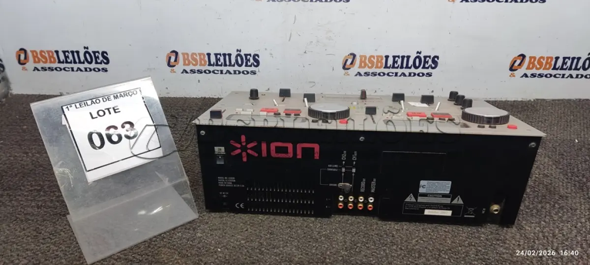 LOTE 063 - 01 ESTAÇÃO DJ DIGITAL MODELO ICDO2K MARCA ION. (NO ESTADO) ATENÇÃO! FAZER A VISITAÇÃO ANTES DE ARREMATAR, NÃO SABEMOS SE FUNCIONA, LEILÃO NÃO TEM GARANTIA E NEM DEVOLUÇÃO, SUJEITO A POSSÍVEIS AVARIAS VISÍVEIS/OCULTAS E/OU AUSÊNCIA DE COMPONENTES.