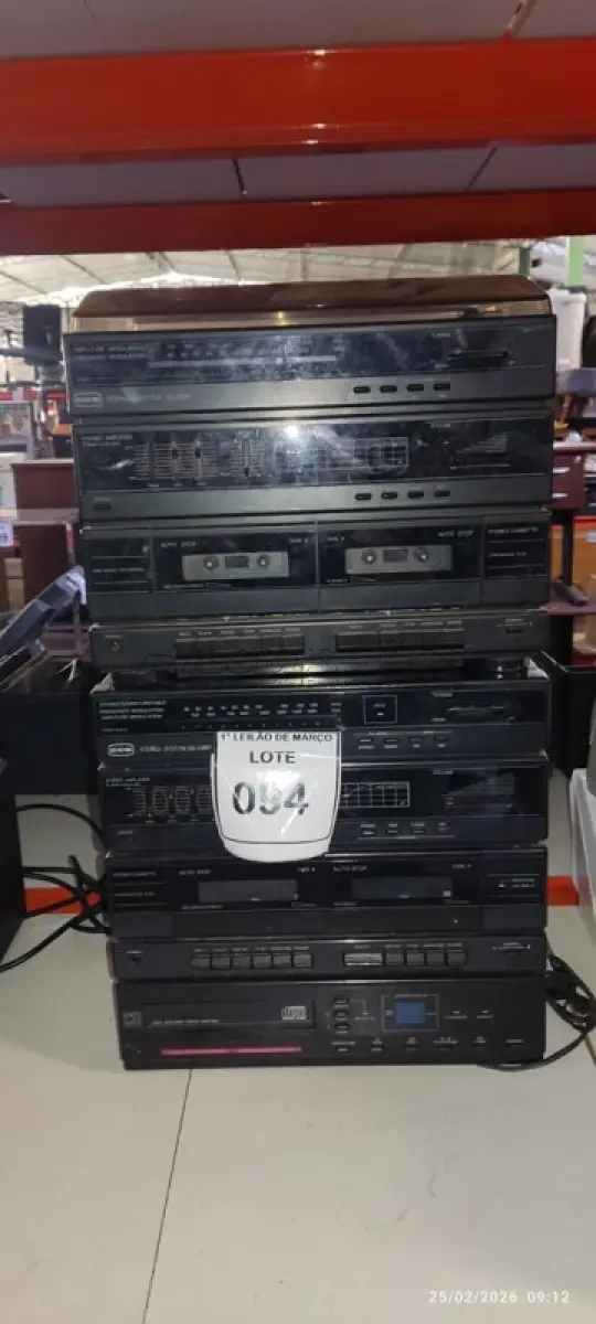 LOTE 094 - 02 APARELHOS DE SOM 3X1 MARCA CCE. (NO ESTADO) ATENÇÃO! FAZER A VISITAÇÃO ANTES DE ARREMATAR, NÃO SABEMOS SE FUNCIONA, LEILÃO NÃO TEM GARANTIA E NEM DEVOLUÇÃO, SUJEITO A POSSÍVEIS AVARIAS VISÍVEIS/OCULTAS E/OU AUSÊNCIA DE COMPONENTES.