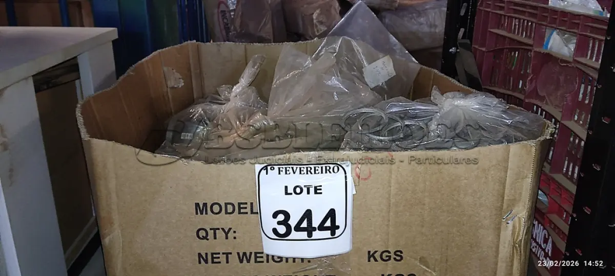 LOTE 344 - 01 SACO COM JAQUETAS PARA PARA BOLTS E GRANDE QUANTIDADE DE CONECTORES UNIDUT CÔNICO DE METAL E ARRUELA DE METAL. (NO ESTADO) ATENÇÃO! FAZER A VISITAÇÃO ANTES DE ARREMATAR, NÃO SABEMOS SE FUNCIONA, LEILÃO NÃO TEM GARANTIA E NEM DEVOLUÇÃO, SUJEITO A POSSÍVEIS AVARIAS VISÍVEIS/OCULTAS E/OU AUSÊNCIA DE COMPONENTES.
