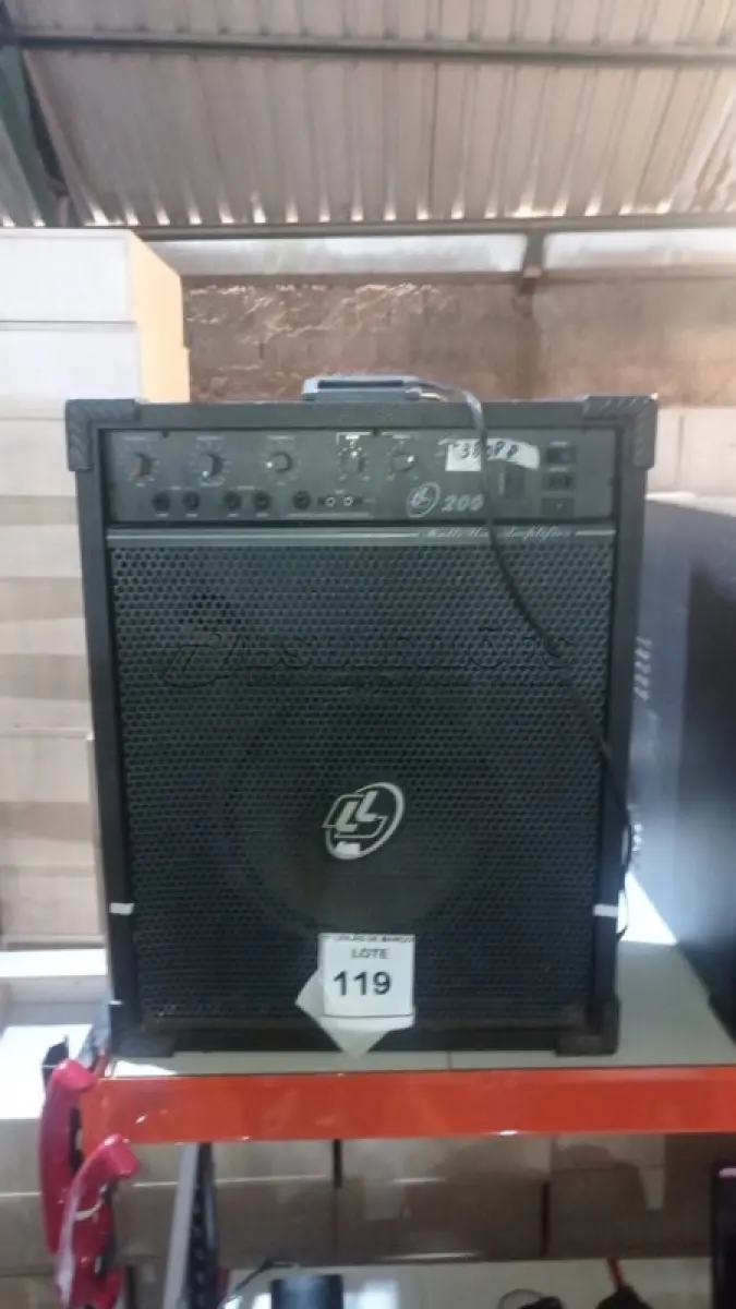 LOTE 119 - 01 CAIXA DE SOM AMPLIFICADORA MARCA LL. (NO ESTADO) ATENÇÃO! FAZER A VISITAÇÃO ANTES DE ARREMATAR, NÃO SABEMOS SE FUNCIONA, LEILÃO NÃO TEM GARANTIA E NEM DEVOLUÇÃO, SUJEITO A POSSÍVEIS AVARIAS VISÍVEIS/OCULTAS E/OU AUSÊNCIA DE COMPONENTES.