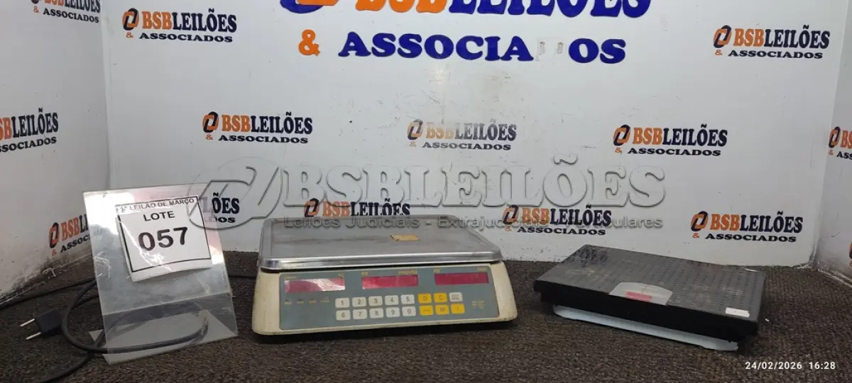 LOTE 057 - 01 BALANÇA COMERCIAL E 01 BALANÇA CORPORAL. (NO ESTADO) ATENÇÃO! FAZER A VISITAÇÃO ANTES DE ARREMATAR, NÃO SABEMOS SE FUNCIONA, LEILÃO NÃO TEM GARANTIA E NEM DEVOLUÇÃO, SUJEITO A POSSÍVEIS AVARIAS VISÍVEIS/OCULTAS E/OU AUSÊNCIA DE COMPONENTES.