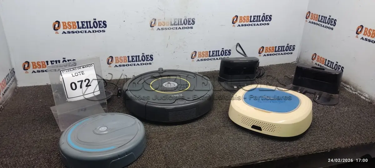 LOTE 072 - 03 ASPIRADORES ROBÔ DE MARCAS E MODELOS DIVERSOS. (NO ESTADO) ATENÇÃO! FAZER A VISITAÇÃO ANTES DE ARREMATAR, NÃO SABEMOS SE FUNCIONA, LEILÃO NÃO TEM GARANTIA E NEM DEVOLUÇÃO, SUJEITO A POSSÍVEIS AVARIAS VISÍVEIS/OCULTAS E/OU AUSÊNCIA DE COMPONENTES.