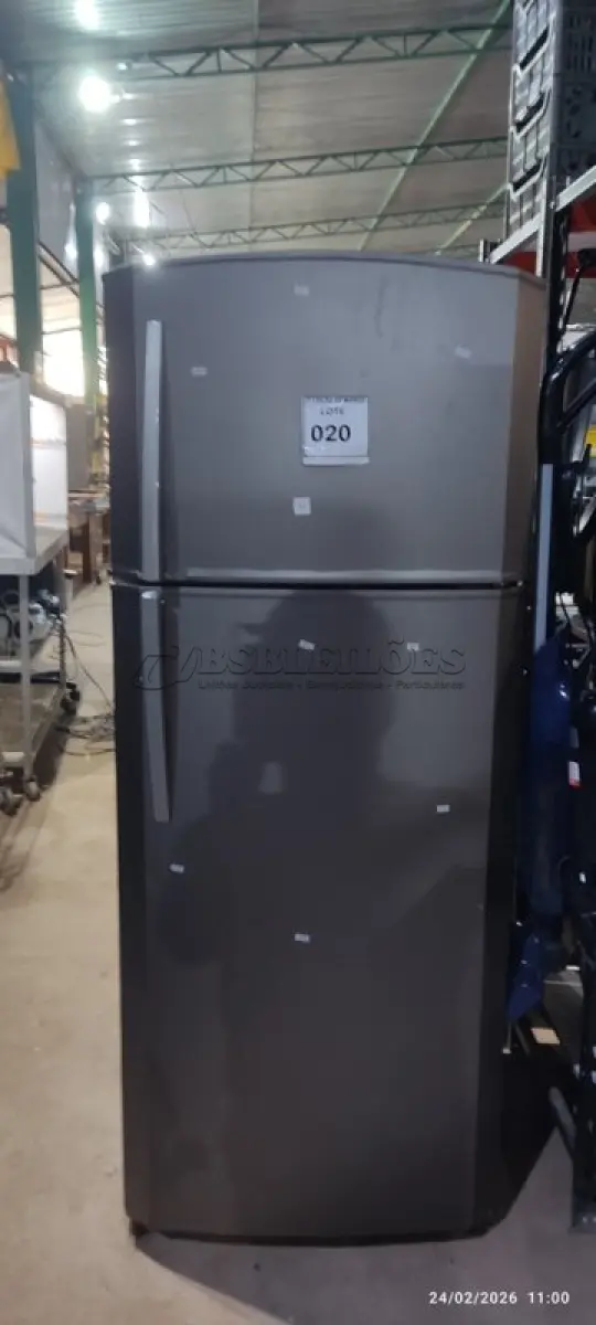 LOTE 020 - 01 GELADEIRA 220V MARCA BOSCH. (NO ESTADO) ATENÇÃO! FAZER A VISITAÇÃO ANTES DE ARREMATAR, NÃO SABEMOS SE FUNCIONA, LEILÃO NÃO TEM GARANTIA E NEM DEVOLUÇÃO, SUJEITO A POSSÍVEIS AVARIAS VISÍVEIS/OCULTAS E/OU AUSÊNCIA DE COMPONENTES.